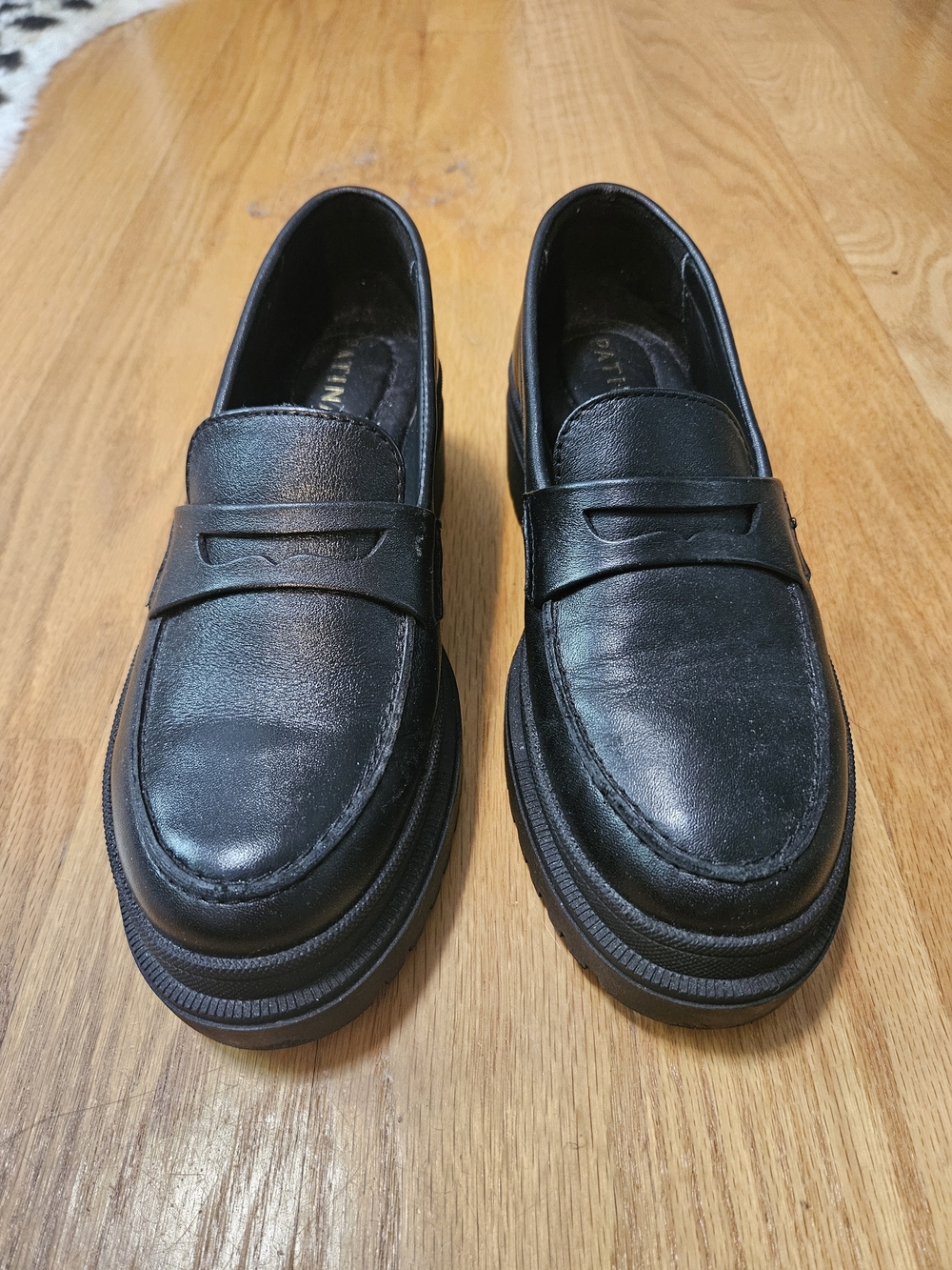 Patina Women's Black Leather Penny Loafers - Picture 2 of 8